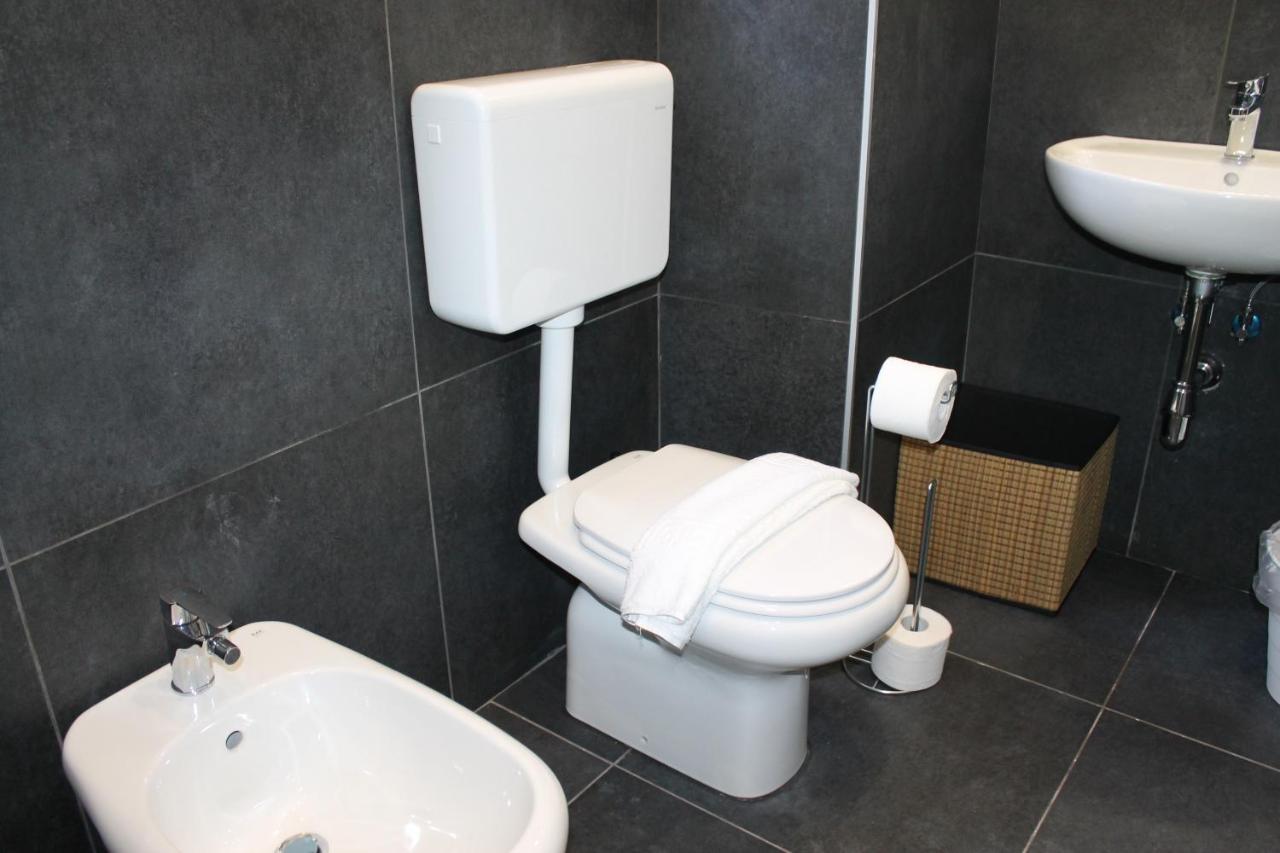 Civico Sedici Hotel Naples Luaran gambar